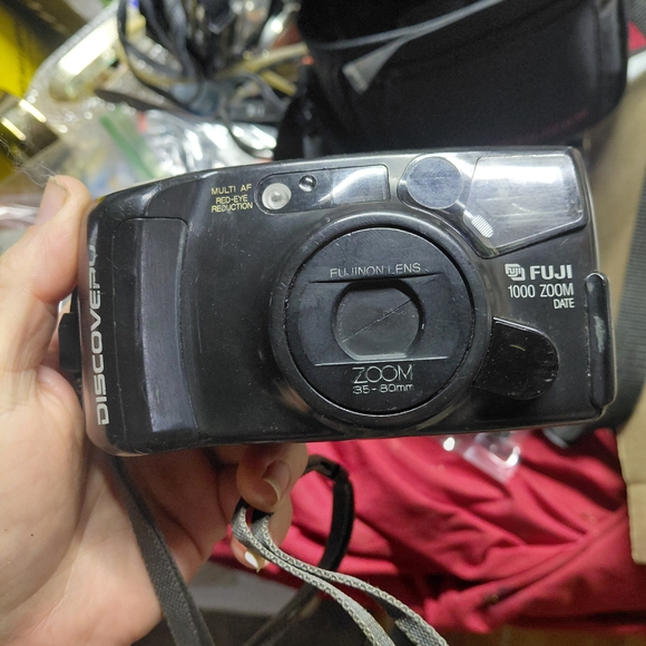 Fuji Discovery 1000 Zoom Date 35mm film camera. With Bag Film Film CleaninTool